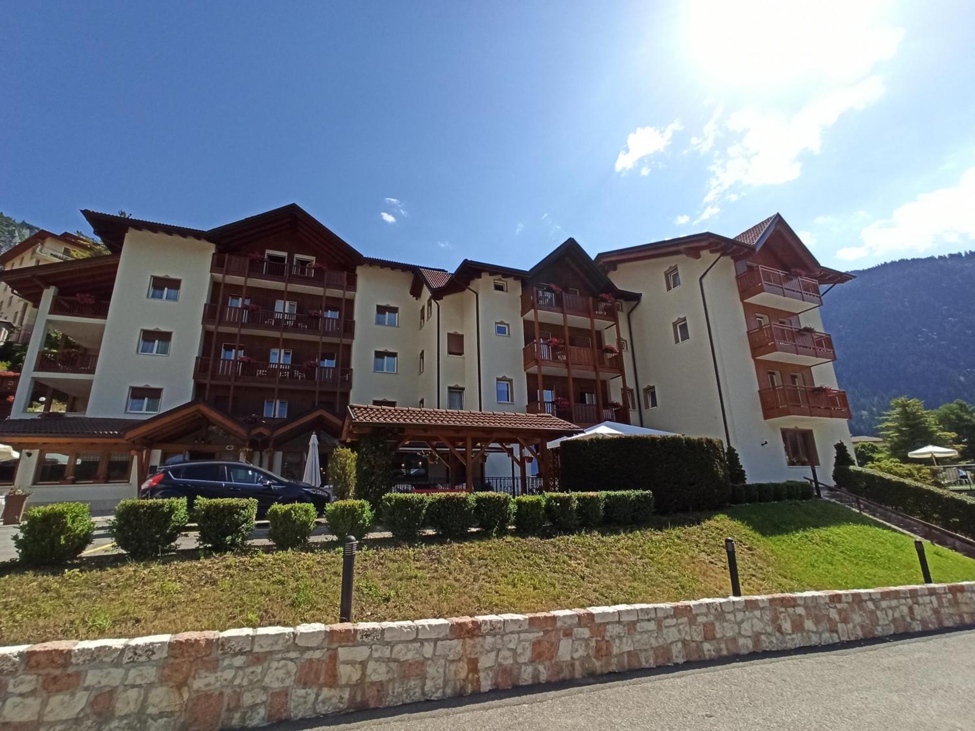 Hotel Zurigo Molveno Ngoại thất bức ảnh