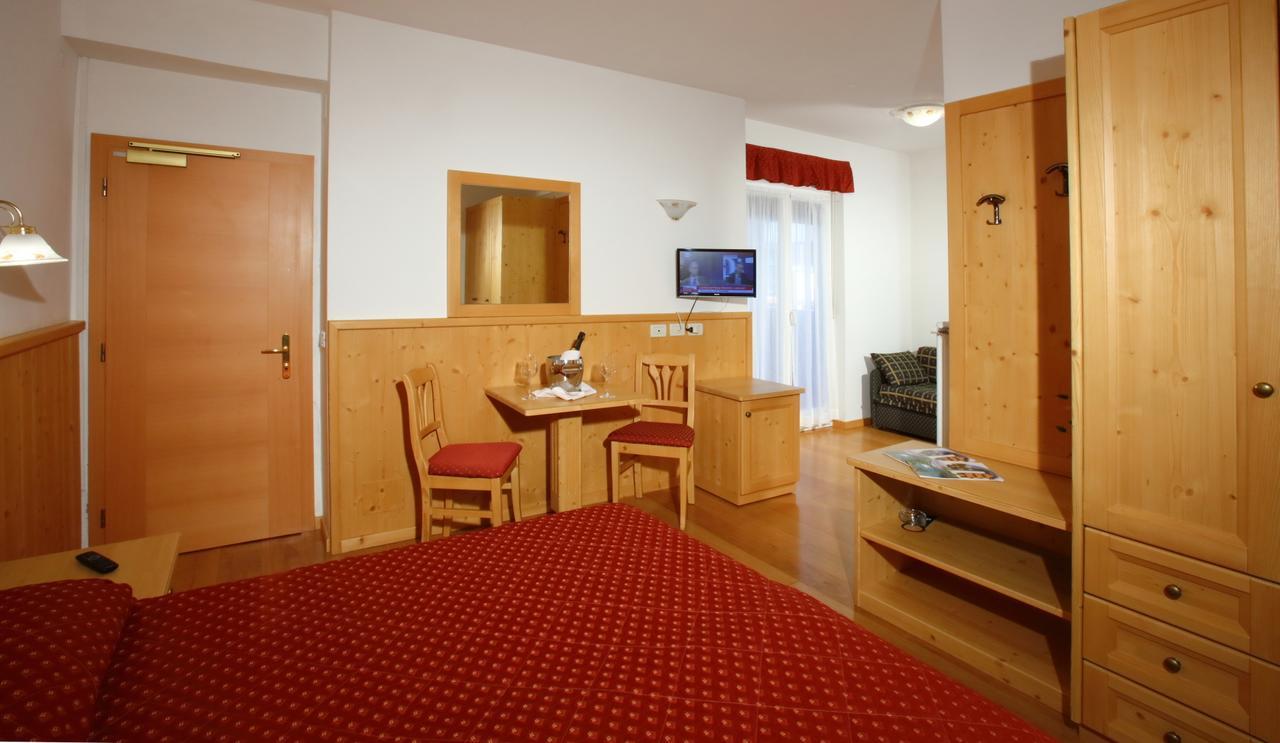 Hotel Zurigo Molveno Ngoại thất bức ảnh