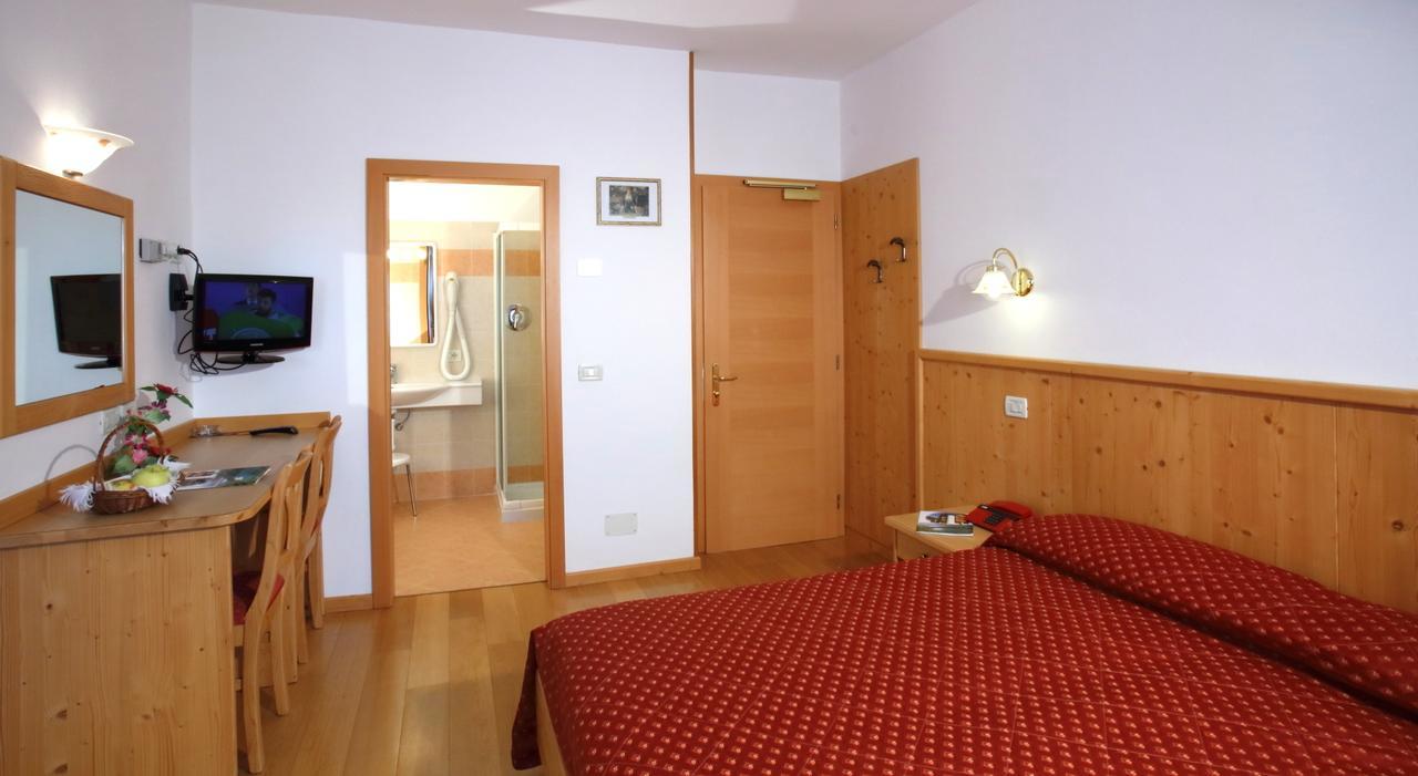 Hotel Zurigo Molveno Ngoại thất bức ảnh